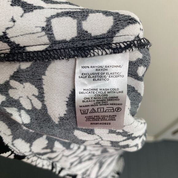 Stylish Loft XXS Petite Women's Top -‎ Pineapple Print Perfection - Picture 11 of 11